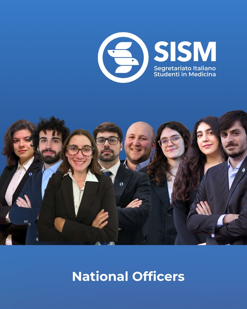 Conoscete il Team of Official 2026?✨
Scorrete il carosello per vedere chi sono i nuovi National Officers!
Coordinano i lavori per sviluppare e migliorare ancora di più le aree tematiche, ossia:
✈️ NEO per gli scambi professionalizzanti
🔬 NORE per gli scambi di ricerca
🩺 NOME per la formazione medica
🎗 NORA per i diritti riproduttivi e la salute sessuale
🌍 NORP per diritti umani e pace
🏥 NPO per la salute pubblica
I National Officer sono anche parte del Consiglio Direttivo del SISM Nazionale e interagiscono con i Local Officer delle varie Sedi Locali.